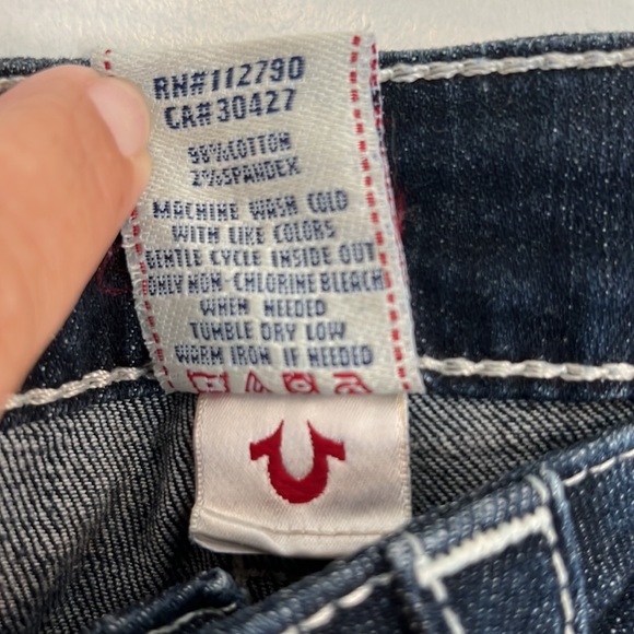 NWOT-True Religion Knee Length Short - Picture 9 of 10